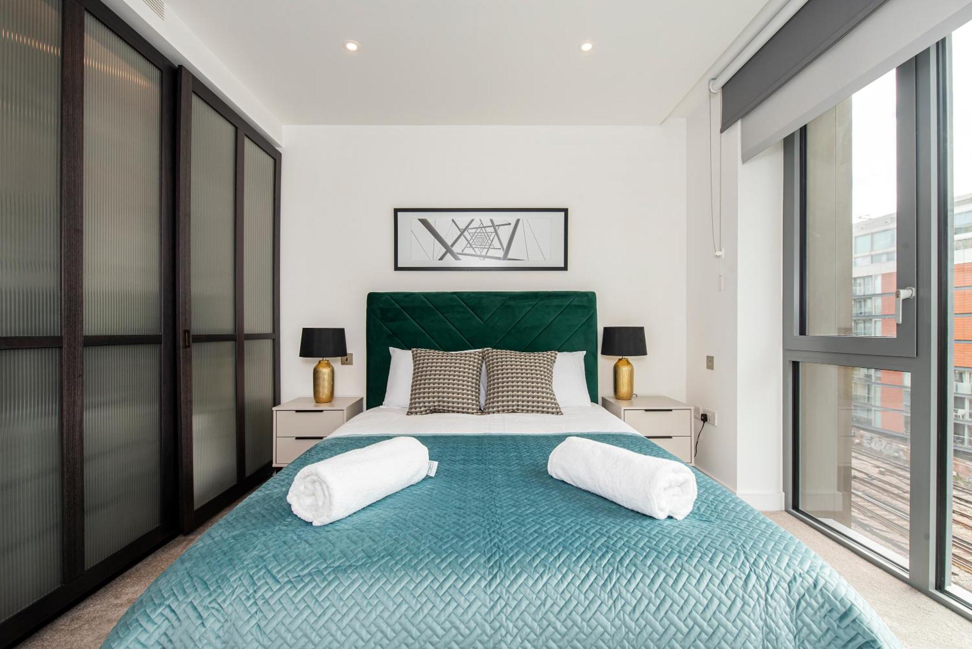 Battersea Power Station 2 Bed Close To Harrods * Londen
